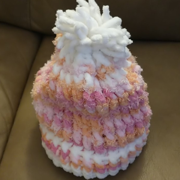 🇨🇦 Handmade Infant Knit Hat - Picture 2 of 2